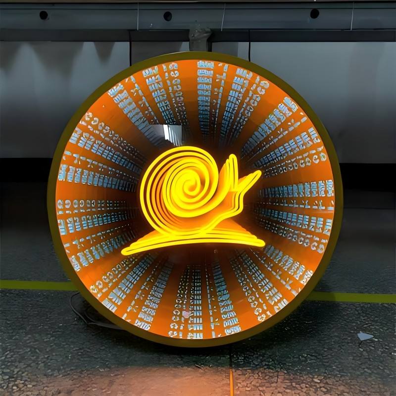 Round shaped infinity mirror