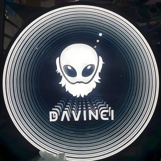 White Alien Avatar Thousand-Layer Mirror Abyss Mirror