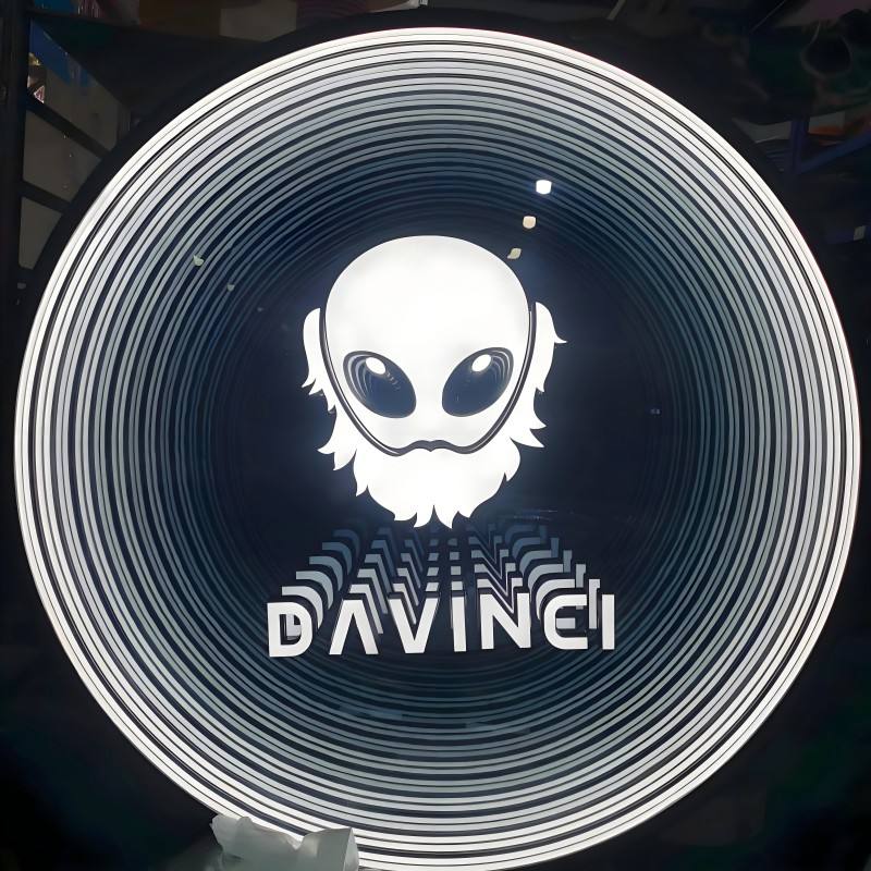 White Alien Avatar Thousand-Layer Mirror Abyss Mirror